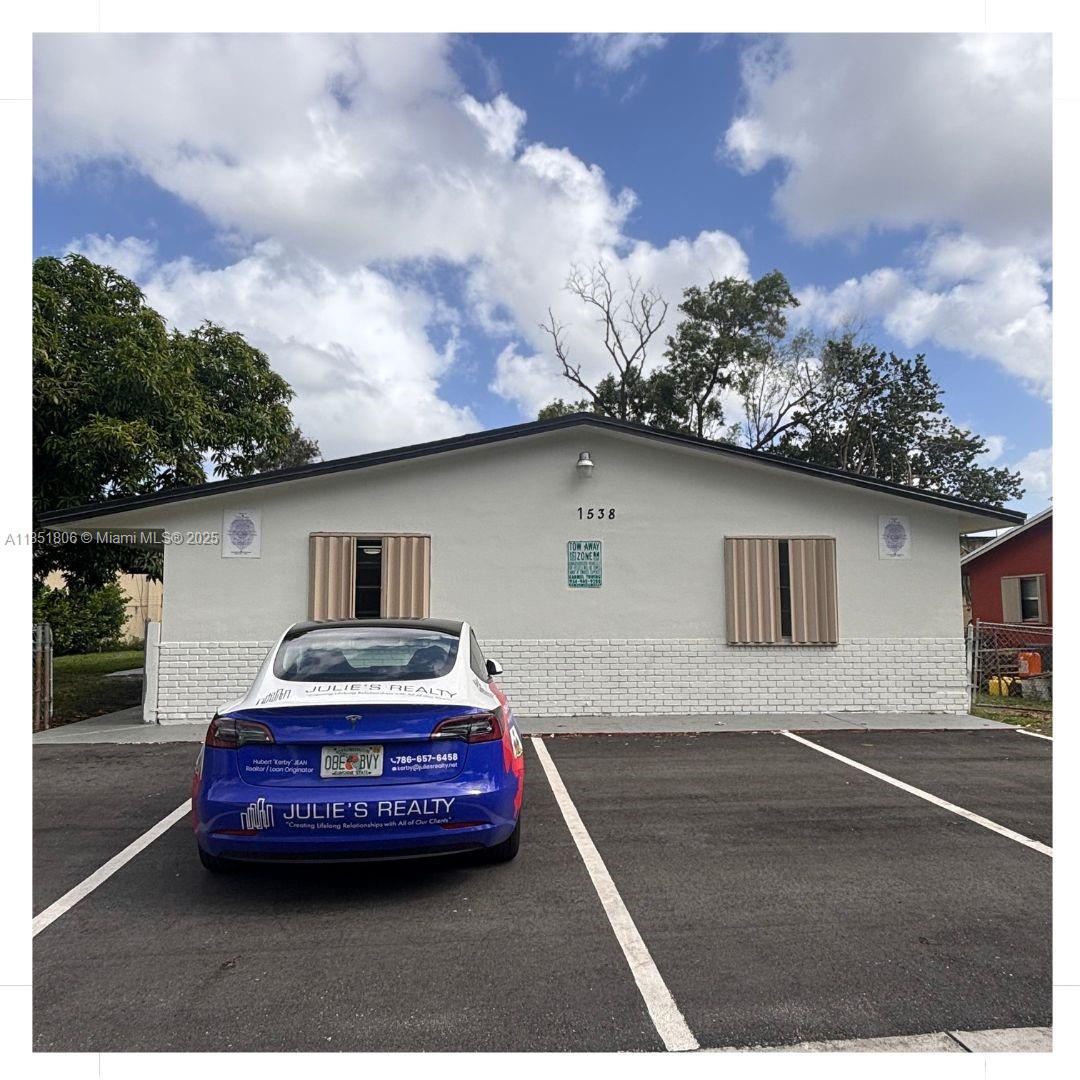 Spacious 1 Bedroom, Large living room with central AC. Mango trees, Private parking. Tenant pays electricity, water bill is a flat fee of $120/M.