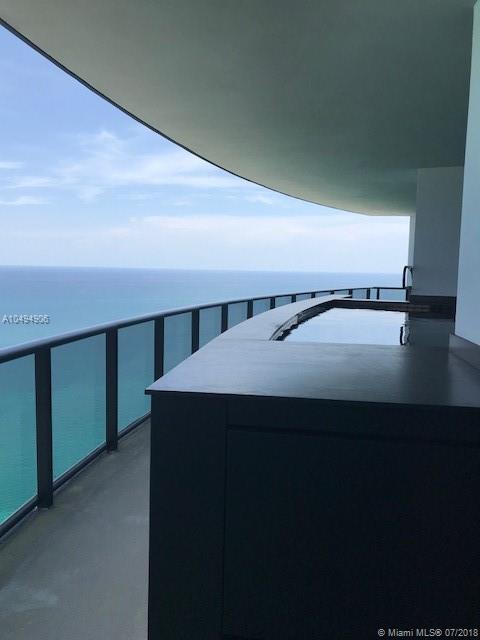 PORCSHE DESIGN TOWER - Residential