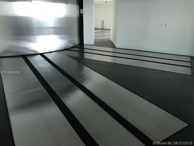 PORCSHE DESIGN TOWER - Residential