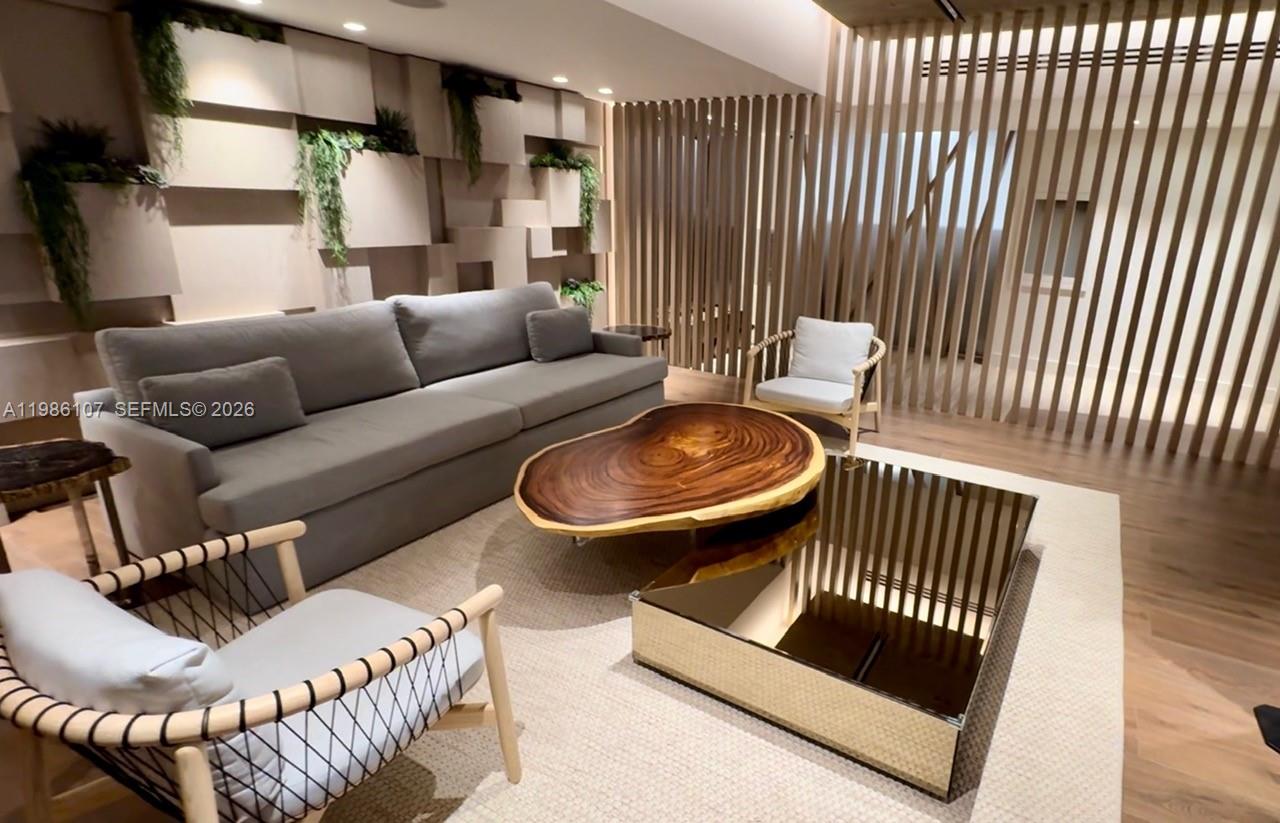 RONEY PALACE CONDO - Residential