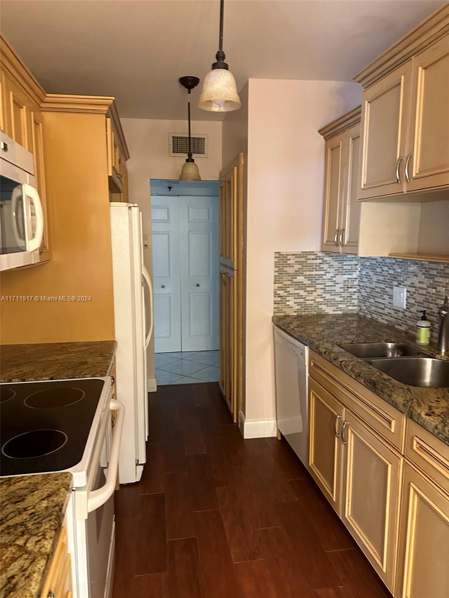 WINDSONG AT BOCA DEL MAR - Residential Lease