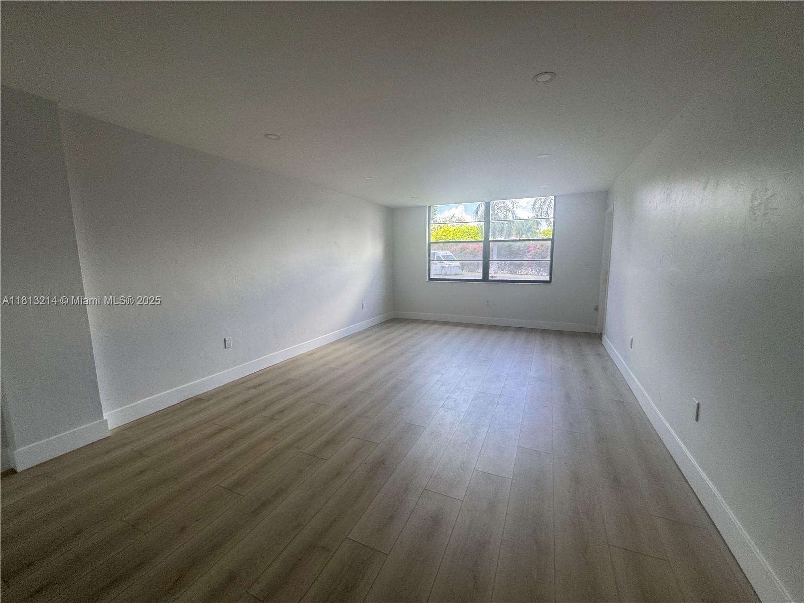 10854 N Kendall Dr 106