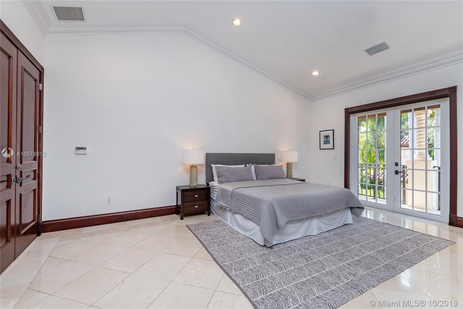 SNAPPER CREEK LAKES SUB - Residential