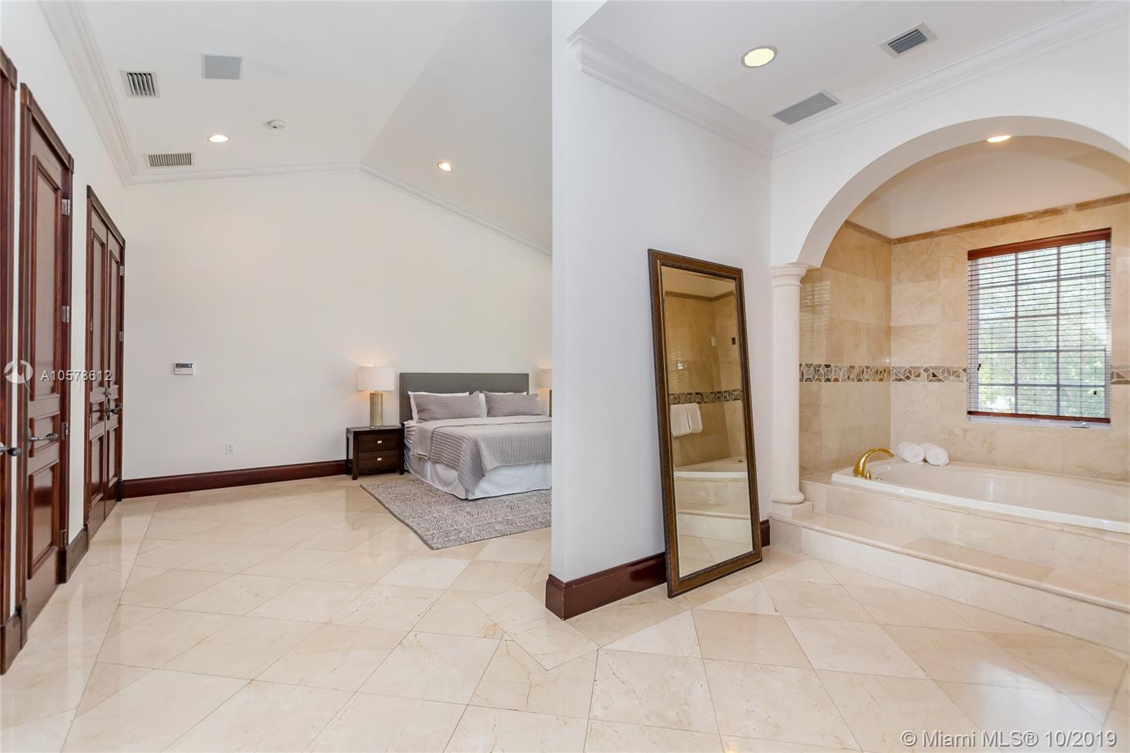 SNAPPER CREEK LAKES SUB - Residential