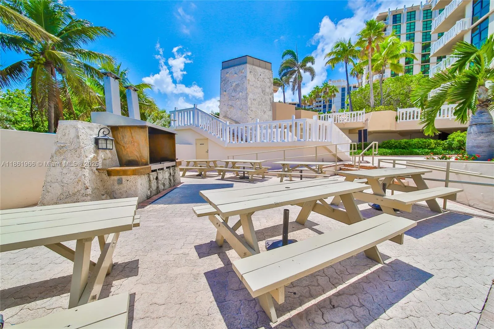 Key Biscayne, Florida 33149, United States, 2 Bedrooms Bedrooms, ,2 BathroomsBathrooms,Residential,Active,197392