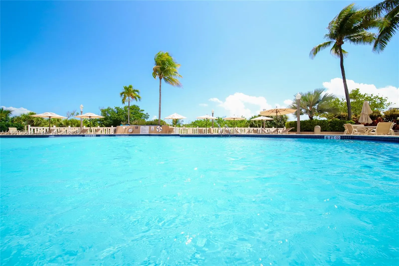 Key Biscayne, Florida 33149, United States, 2 Bedrooms Bedrooms, ,2 BathroomsBathrooms,Residential,Active,197392