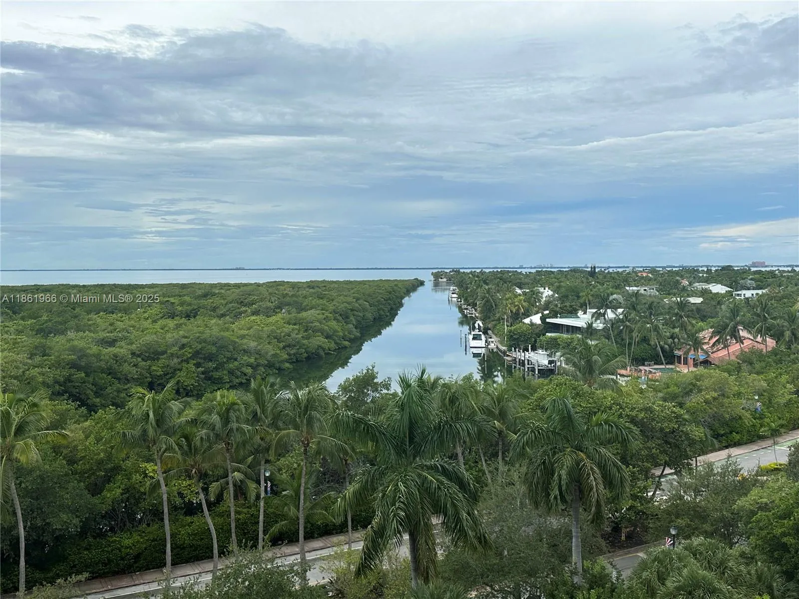 Key Biscayne, Florida 33149, United States, 2 Bedrooms Bedrooms, ,2 BathroomsBathrooms,Residential,Active,197392