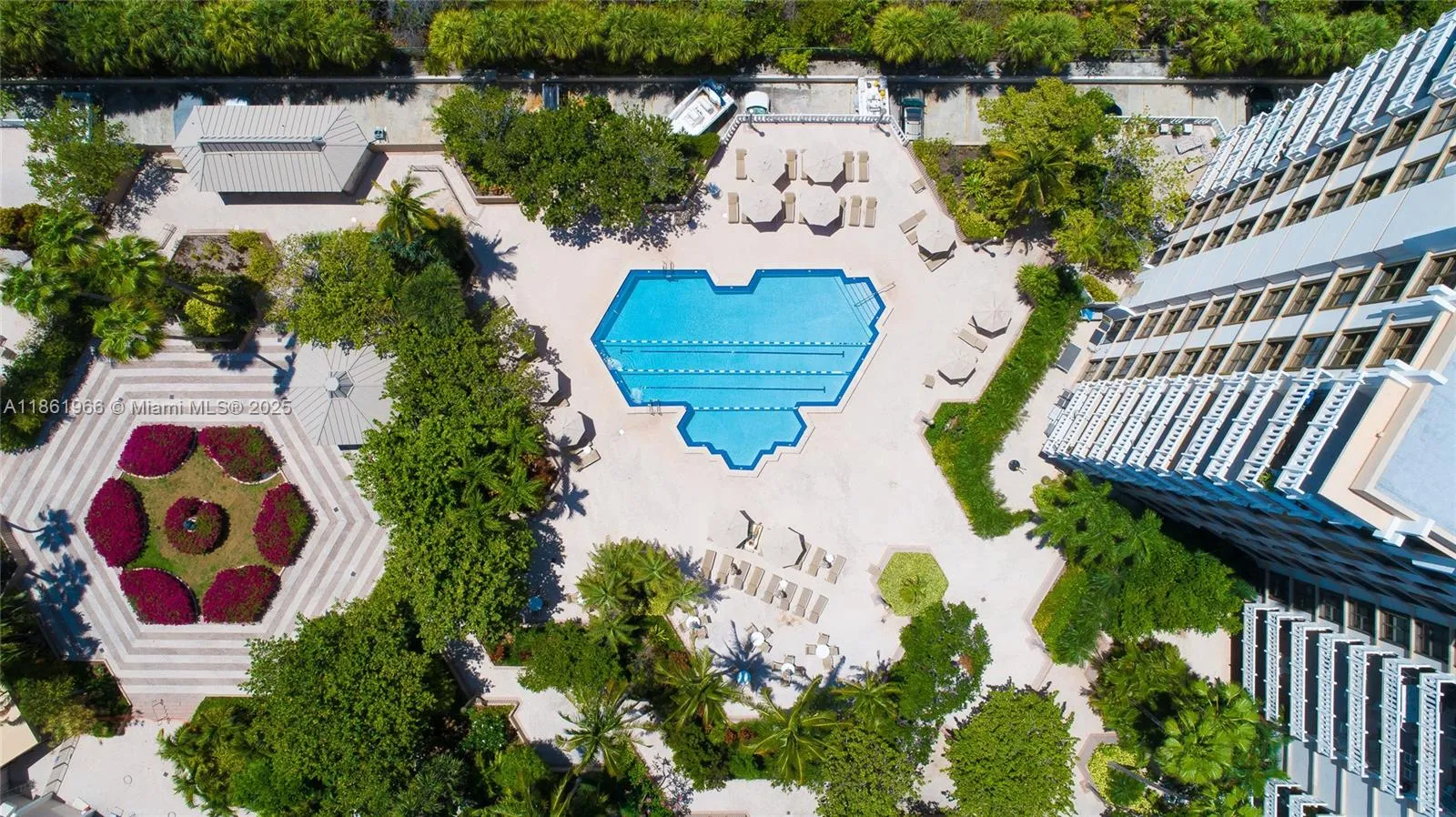 Key Biscayne, Florida 33149, United States, 2 Bedrooms Bedrooms, ,2 BathroomsBathrooms,Residential,Active,197392