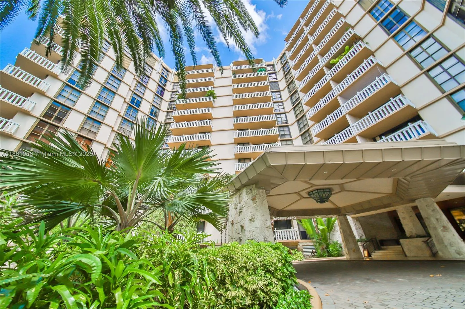 Key Biscayne, Florida 33149, United States, 2 Bedrooms Bedrooms, ,2 BathroomsBathrooms,Residential,Active,197392