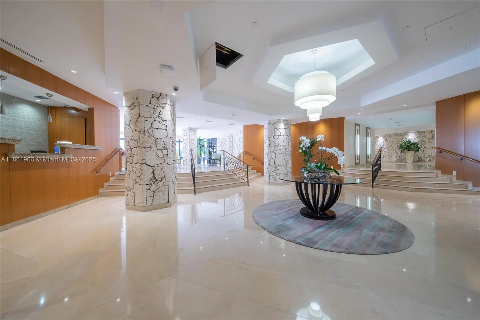 Key Biscayne, Florida 33149, United States, 2 Bedrooms Bedrooms, ,2 BathroomsBathrooms,Residential,Active,197392