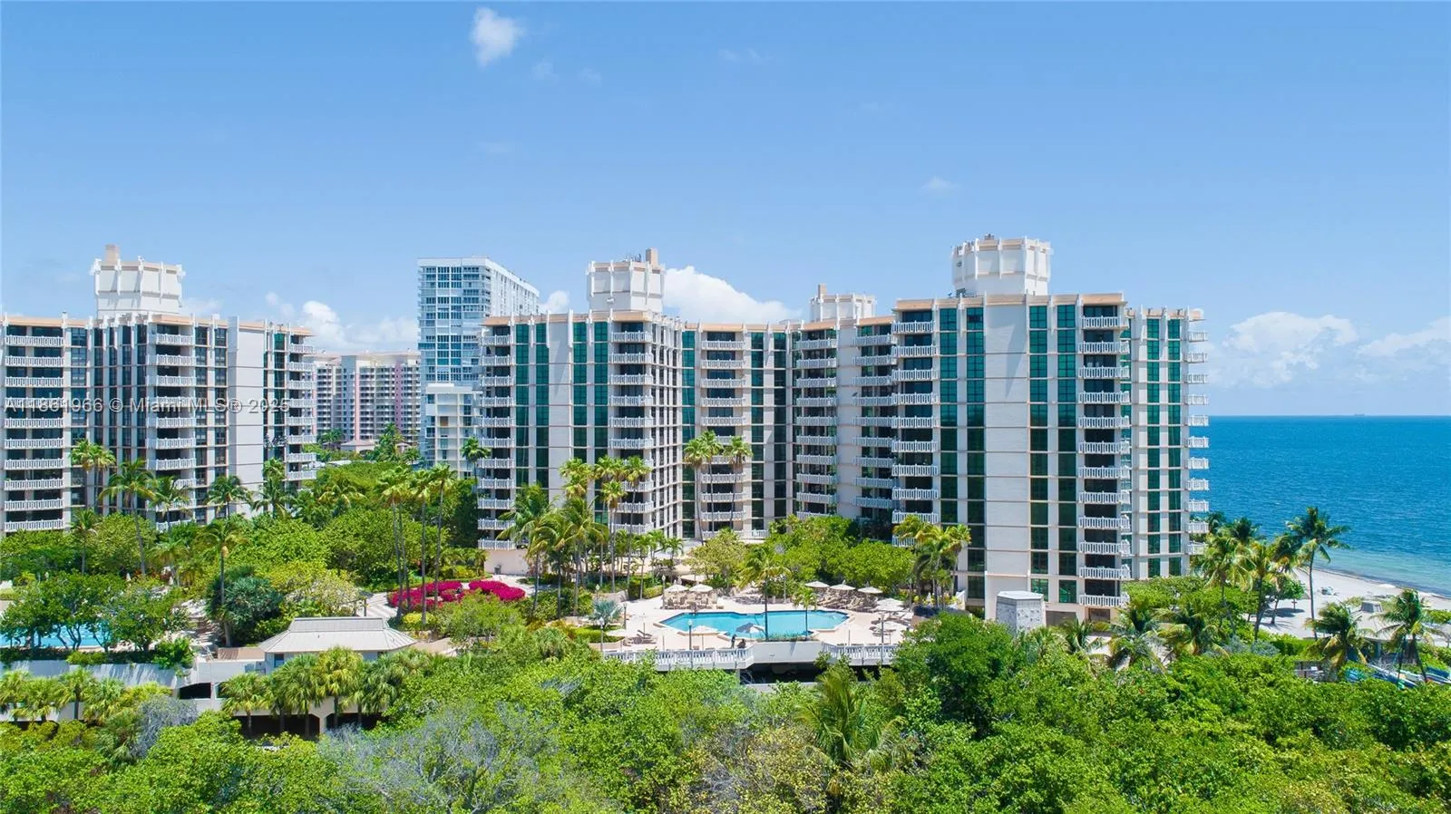 Key Biscayne, Florida 33149, United States, 2 Bedrooms Bedrooms, ,2 BathroomsBathrooms,Residential,Active,197392