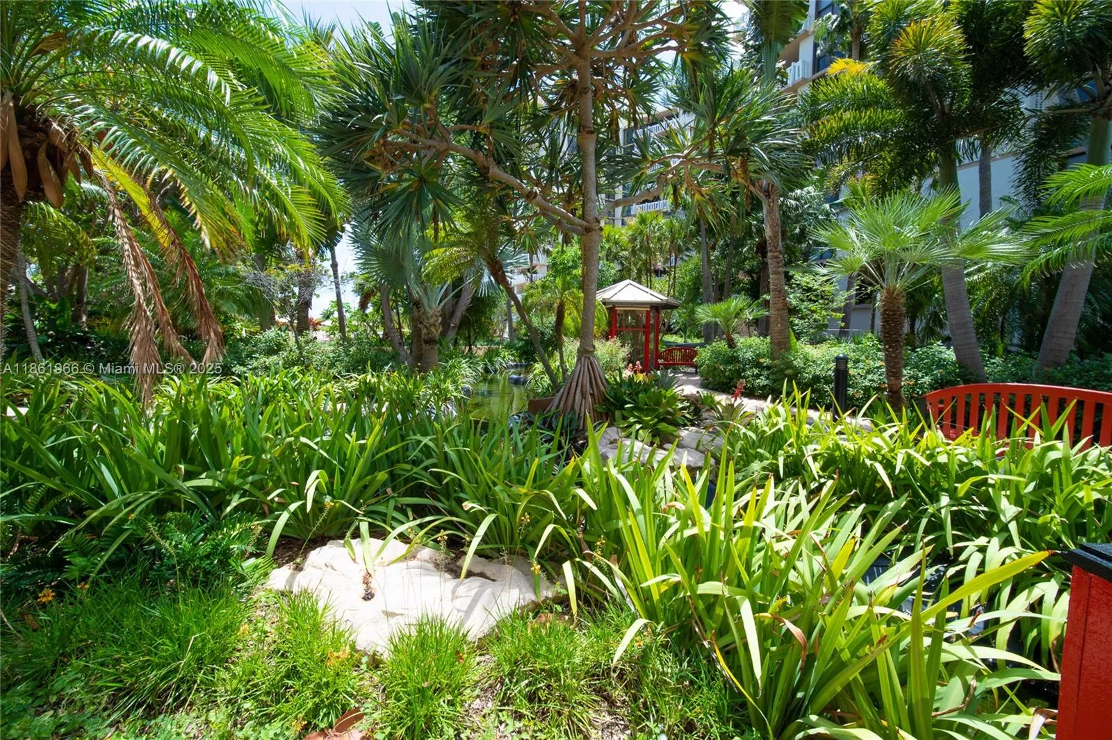 Key Biscayne, Florida 33149, United States, 2 Bedrooms Bedrooms, ,2 BathroomsBathrooms,Residential,Active,197392