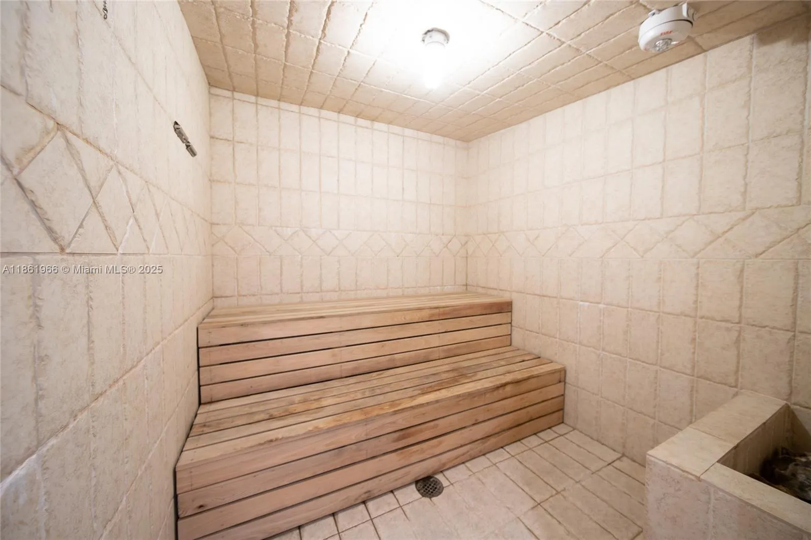 Key Biscayne, Florida 33149, United States, 2 Bedrooms Bedrooms, ,2 BathroomsBathrooms,Residential,Active,197392