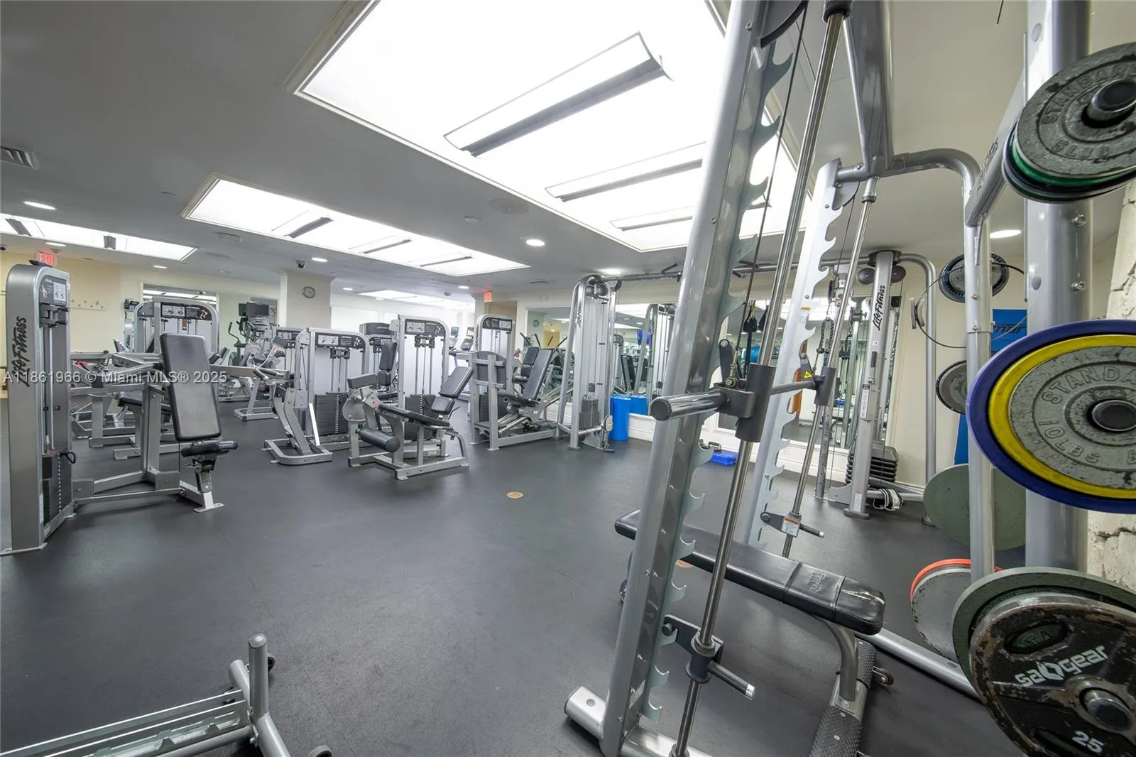 Key Biscayne, Florida 33149, United States, 2 Bedrooms Bedrooms, ,2 BathroomsBathrooms,Residential,Active,197392