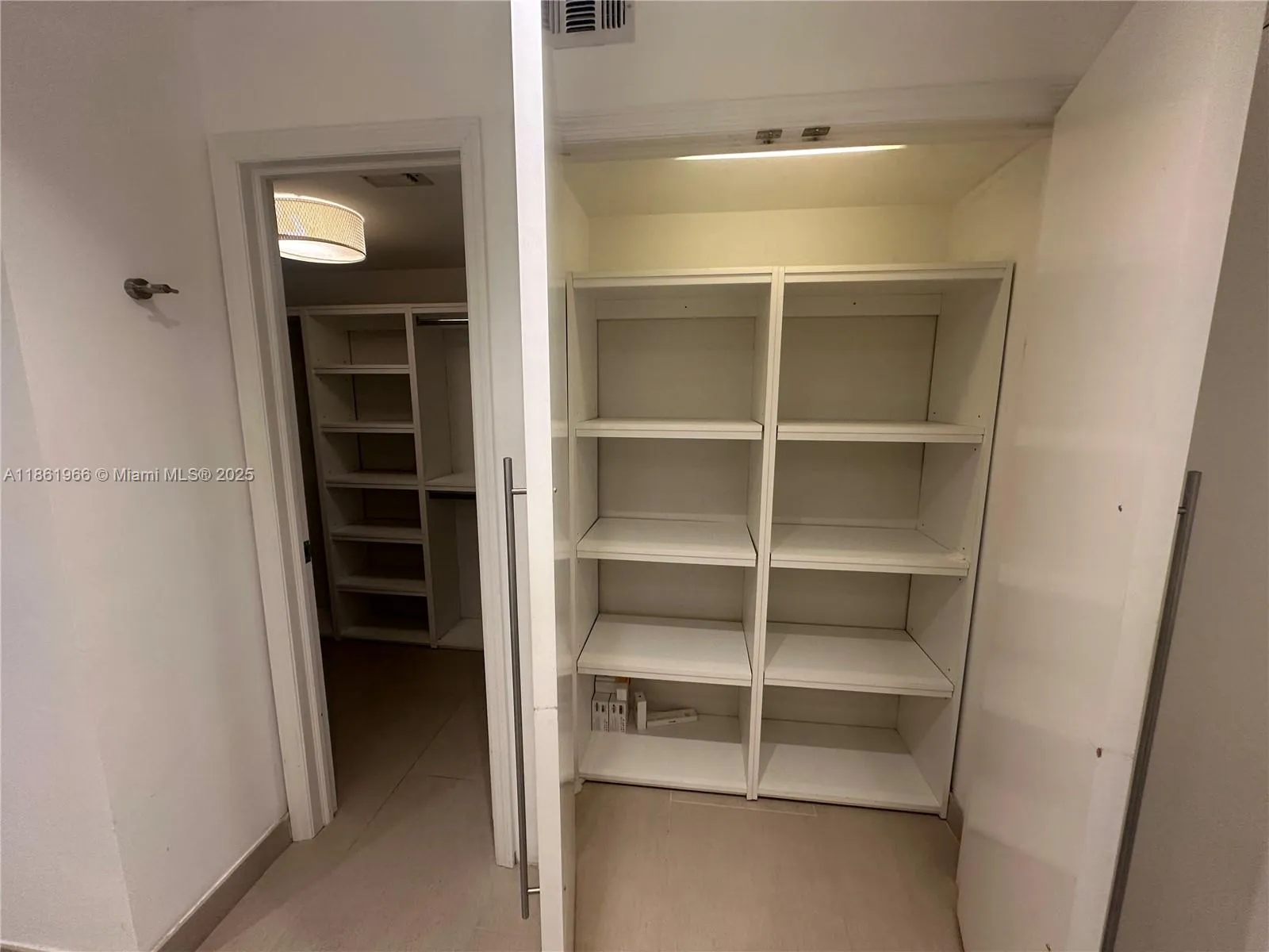 Key Biscayne, Florida 33149, United States, 2 Bedrooms Bedrooms, ,2 BathroomsBathrooms,Residential,Active,197392