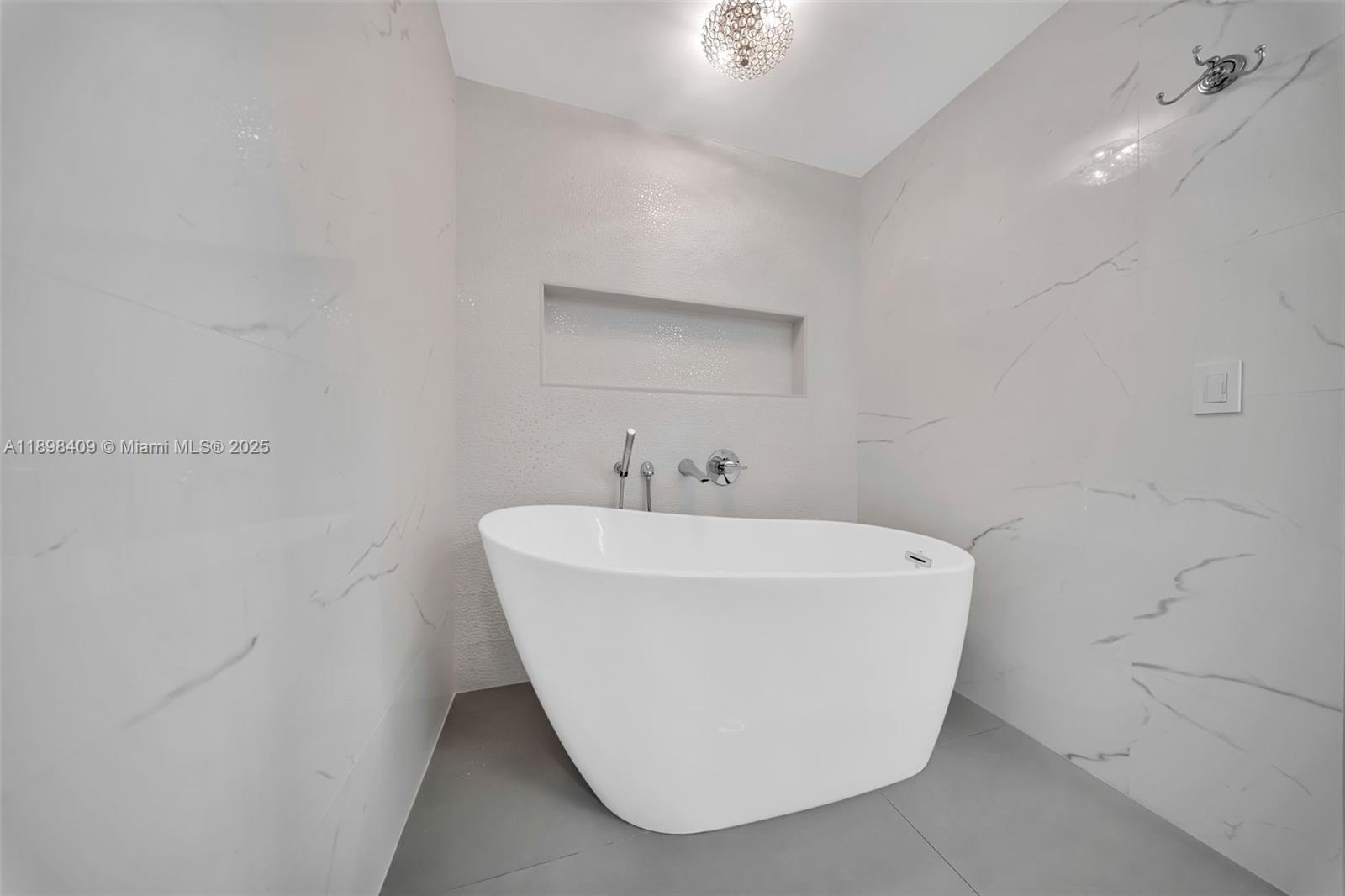 VILLA CALABRIA CONDO - Residential Lease