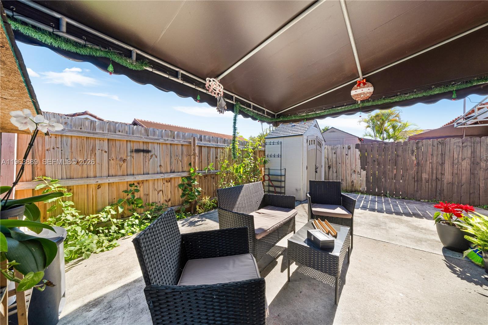 BIRD LAKES TOWNHOUSE SEC - Residential