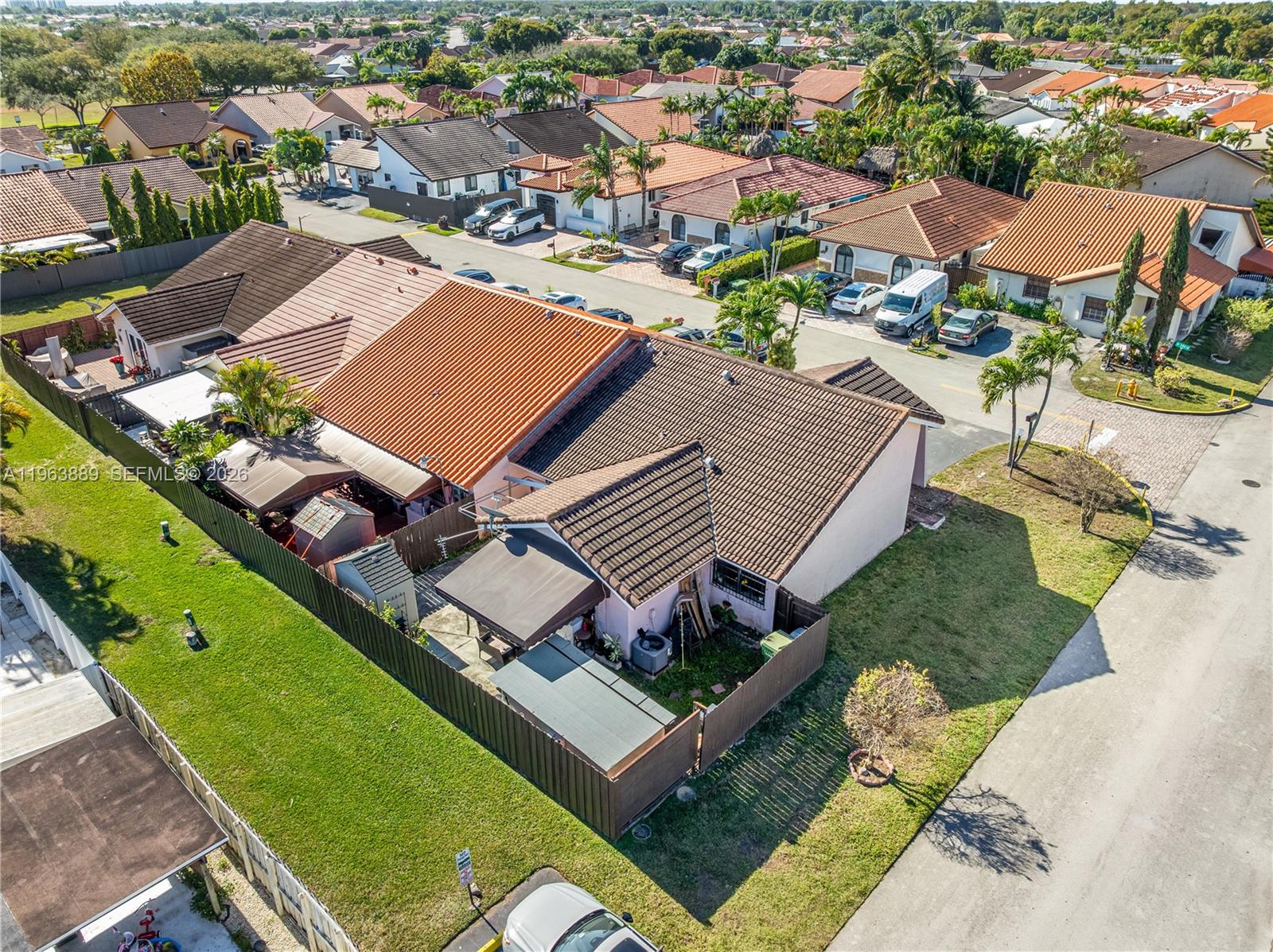 BIRD LAKES TOWNHOUSE SEC - Residential