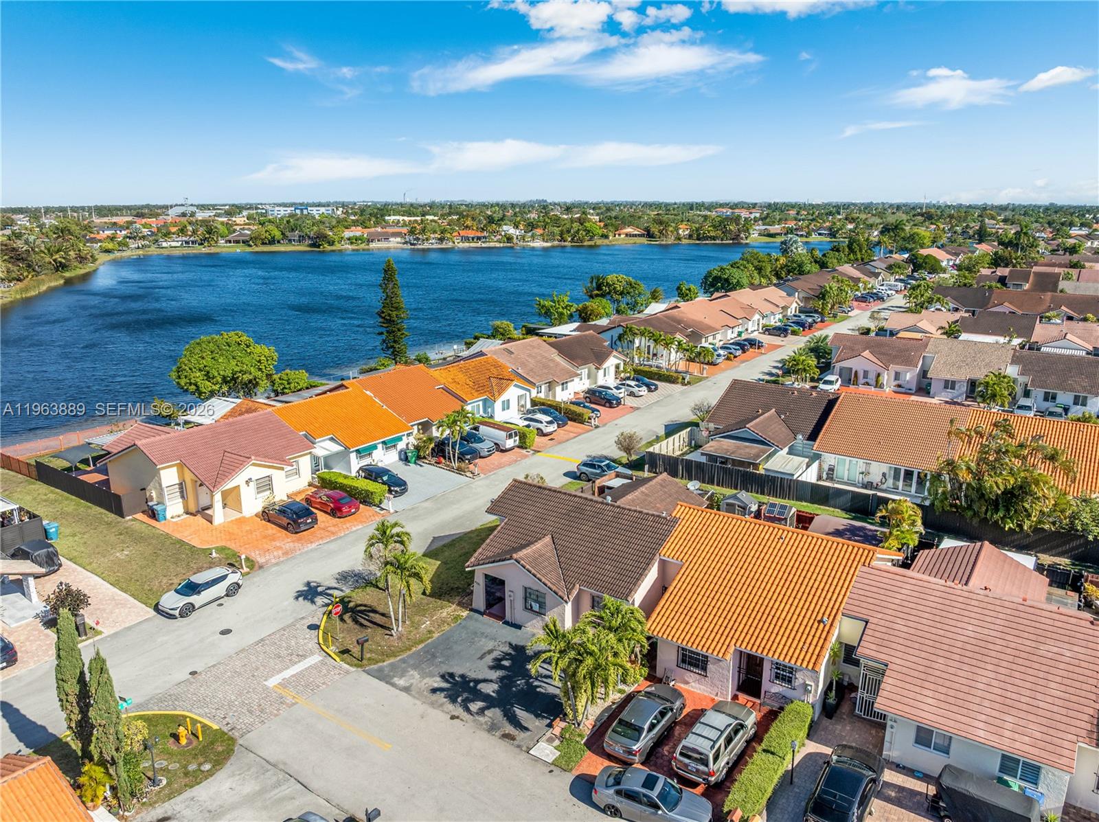 BIRD LAKES TOWNHOUSE SEC - Residential