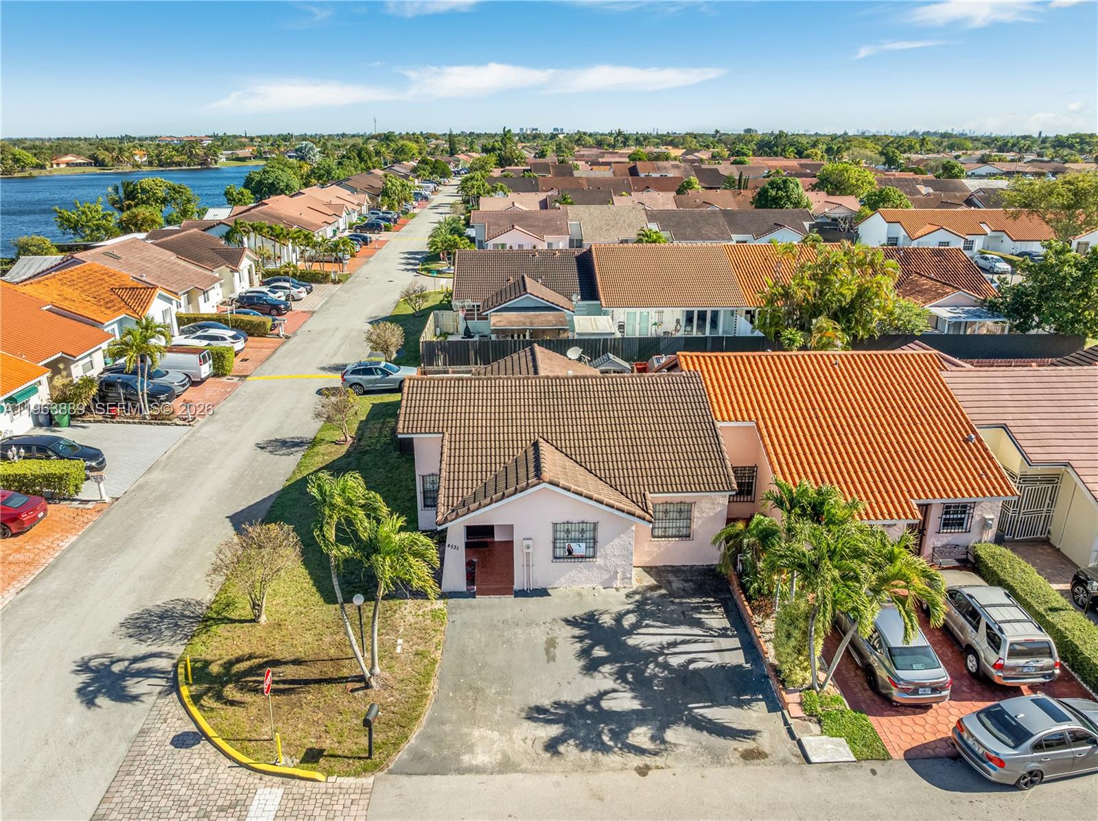 BIRD LAKES TOWNHOUSE SEC - Residential