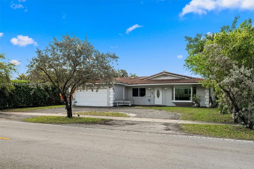 Photo of 4306 Johnson St, Hollywood, FL 33021 (MLS # A11784150)