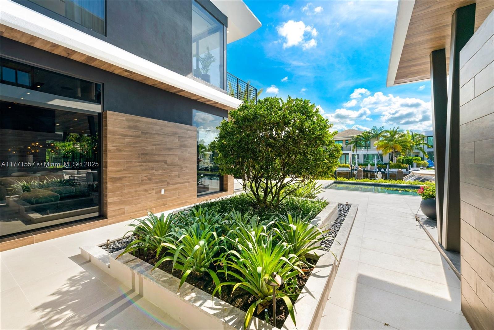 RIVIERA - Residential