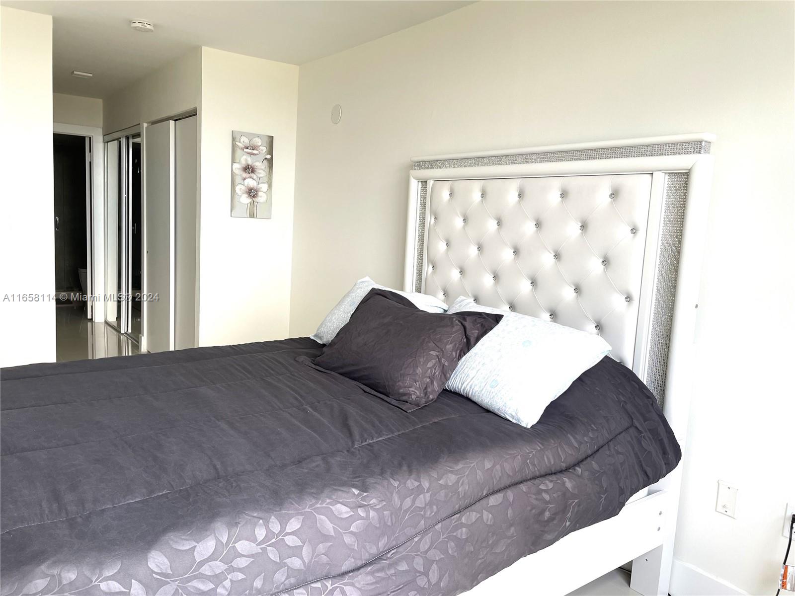 COMMODORE PLAZA CONDO - Residential