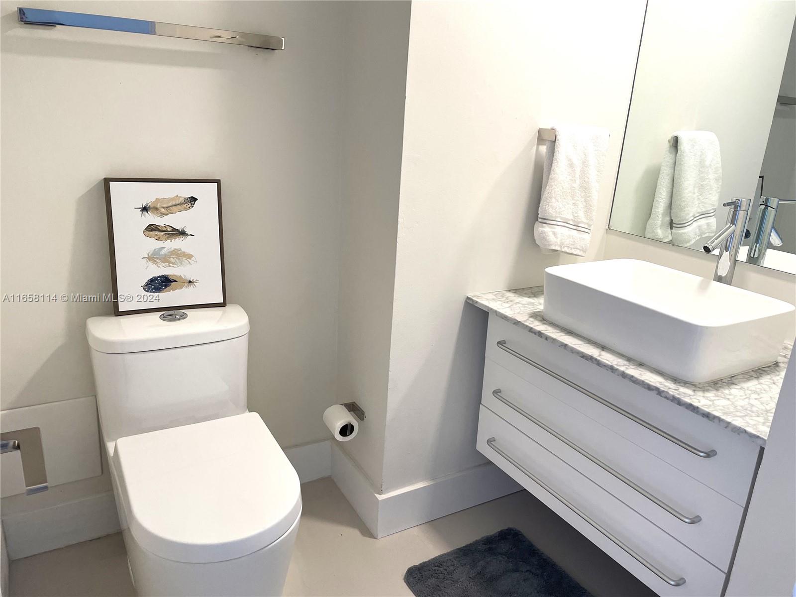 COMMODORE PLAZA CONDO - Residential