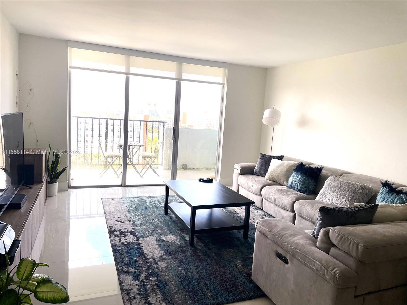 COMMODORE PLAZA CONDO - Residential