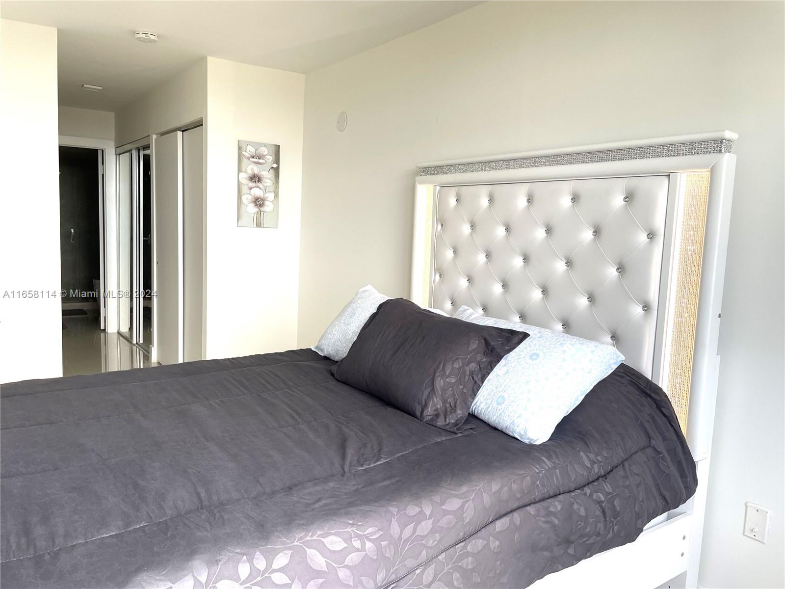 COMMODORE PLAZA CONDO - Residential