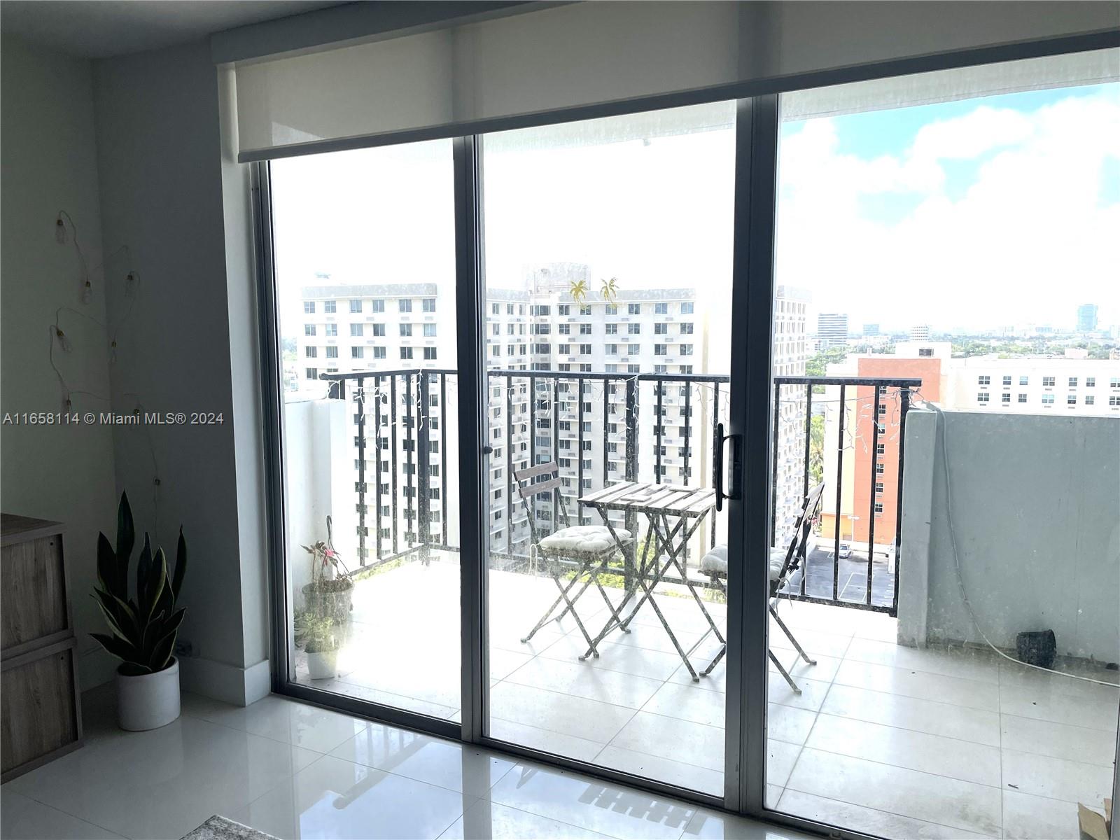 COMMODORE PLAZA CONDO - Residential