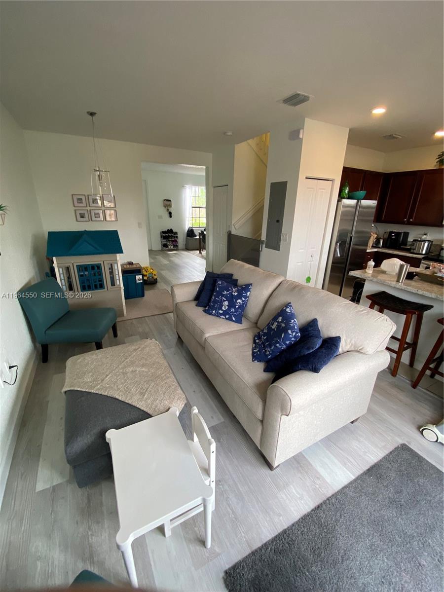 COCO PALM VILLAS - Residential