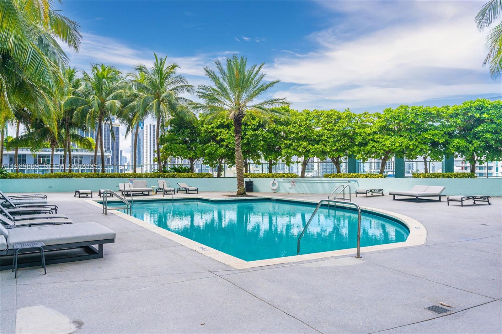 QUANTUM ON THE BAY CONDO - Residential