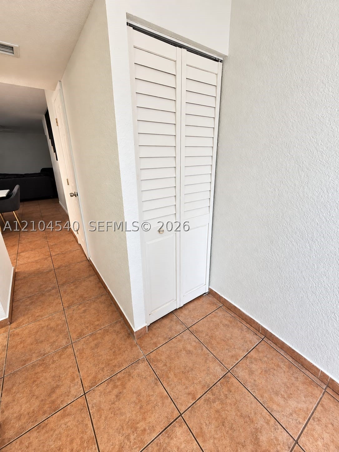 1064 W 42nd St 9