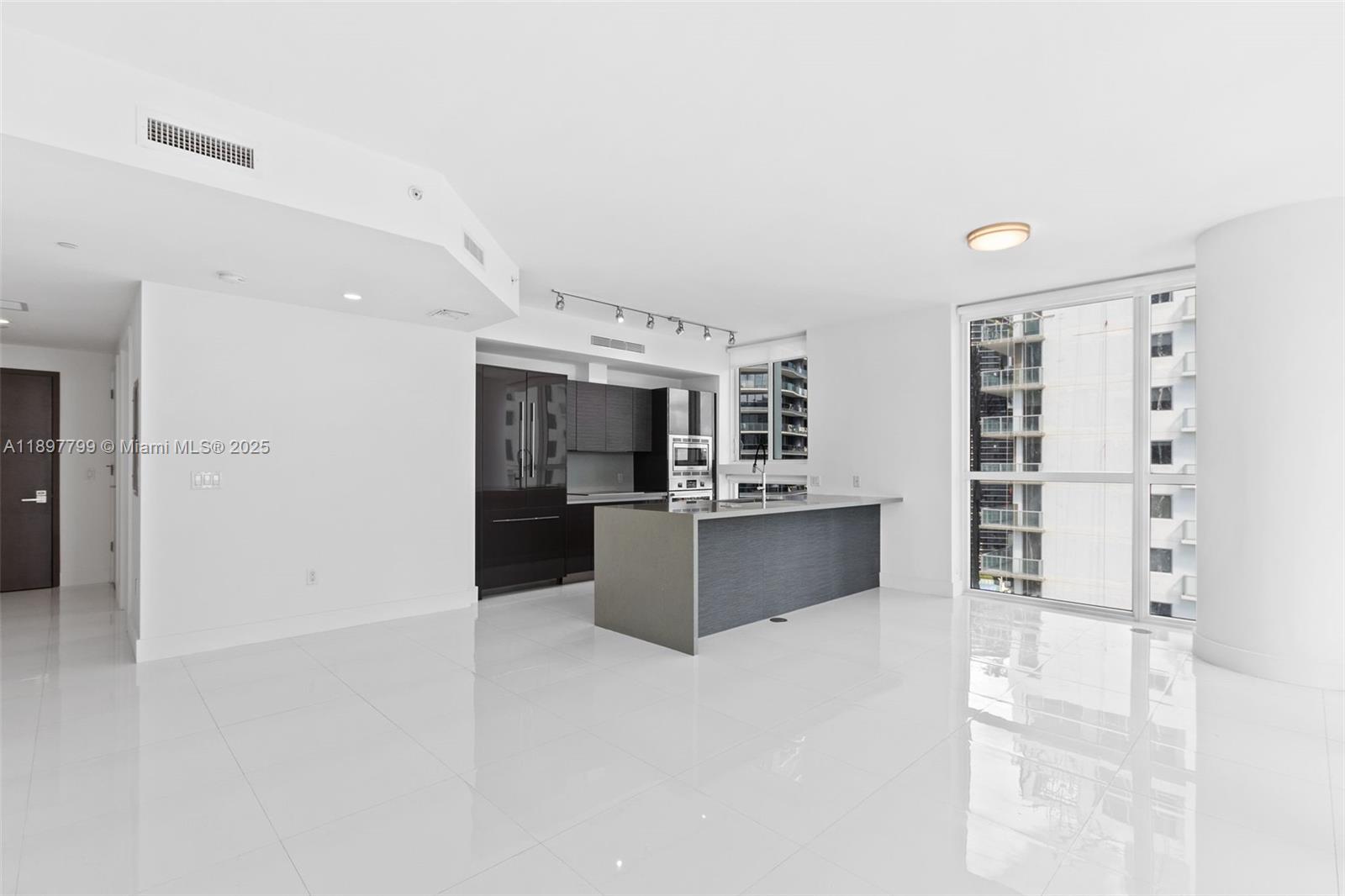 1080 Brickell Ave 3006