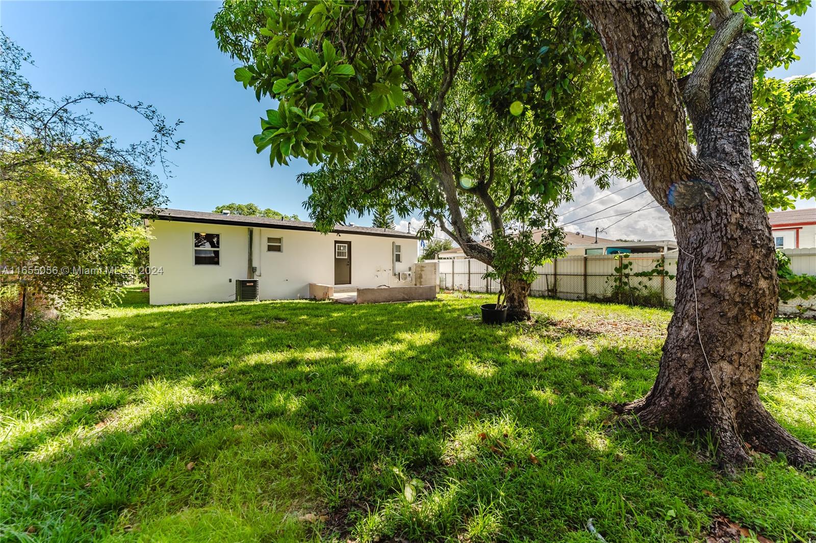 WEST HOLLYWOOD TRAILER CI - Residential