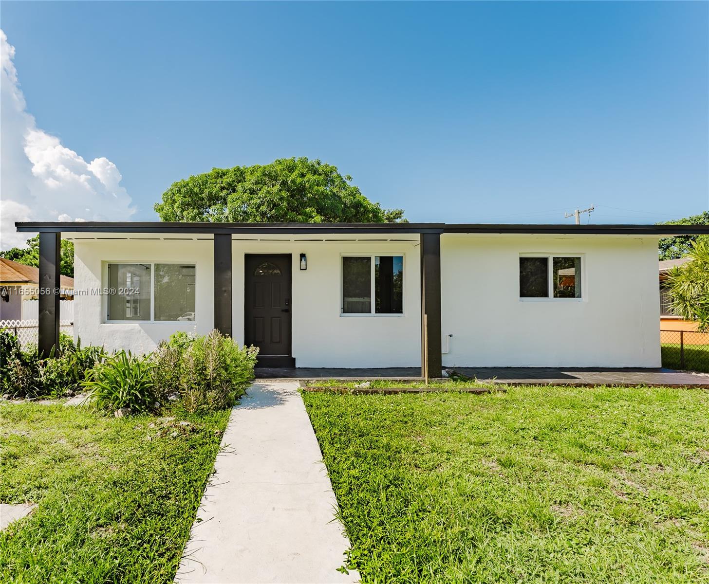 Property for Sale at 5847 Mayo St, Hollywood, Broward County, Florida - Bedrooms: 3 
Bathrooms: 2  - $465,000