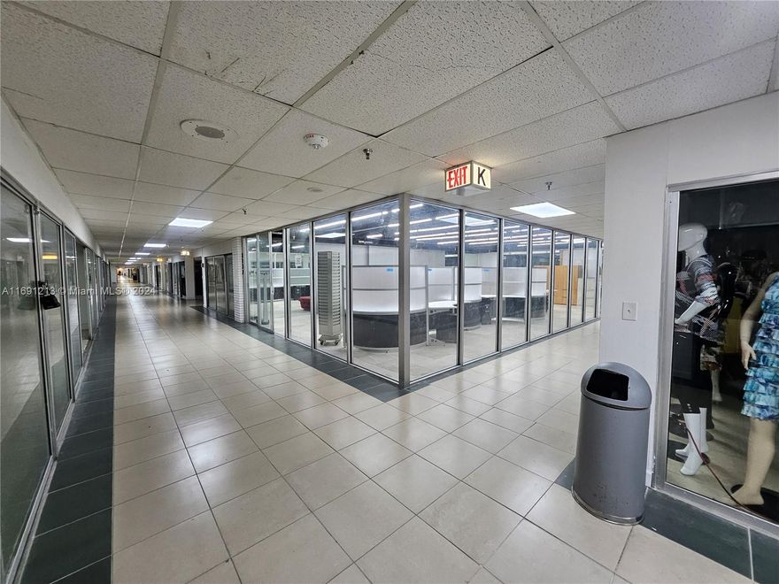 LOCATION LOCATION LOCATION, Get the best location in the MART (Doble Tree Hotel). 2nd floor location, great space, crystal glass, best location on the second floor. (corner with 2 entrance) Great for wholesale, office, or retail. Miami merchandise mart, excellent wholesale and retail opportunity. Infront of the Airport, 826 and 836 Expressways. If your client want furnish call for price. Also, for rent. Association includes water and electricity.