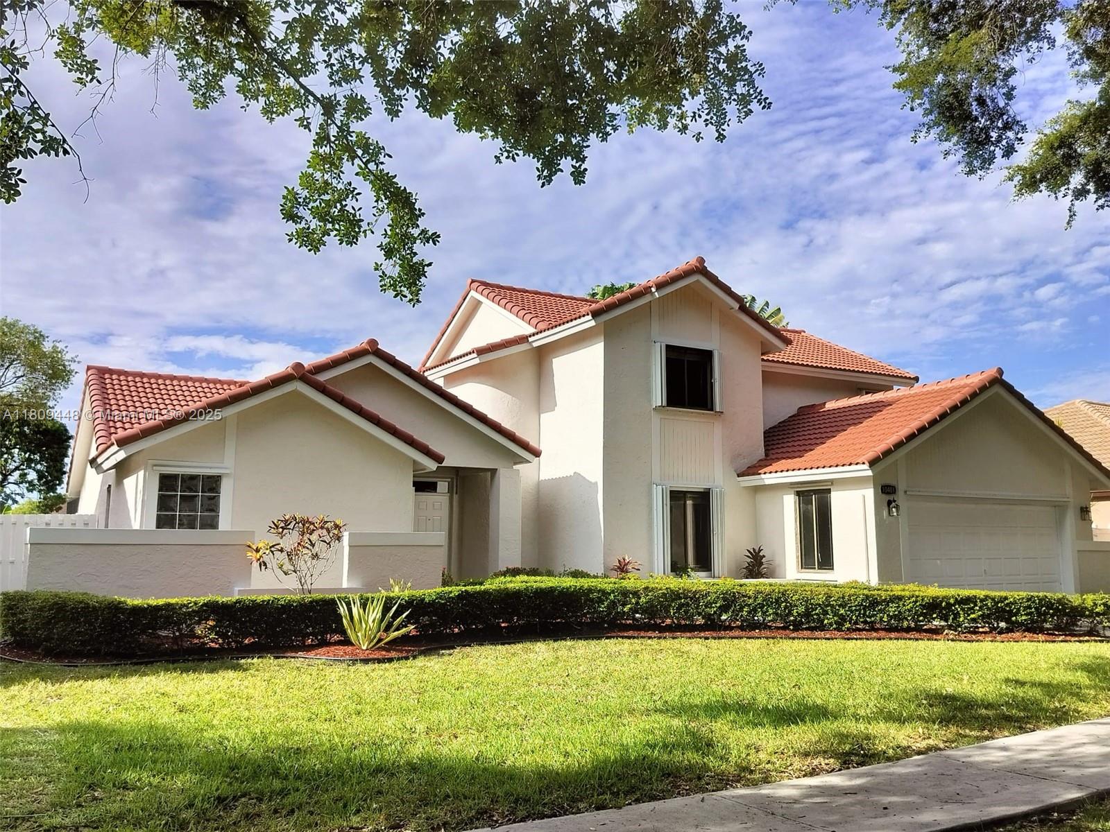 10401 Nw 18 Dr, Plantation, Miami-Dade County, Florida - 4 Bedrooms  
3 Bathrooms - 