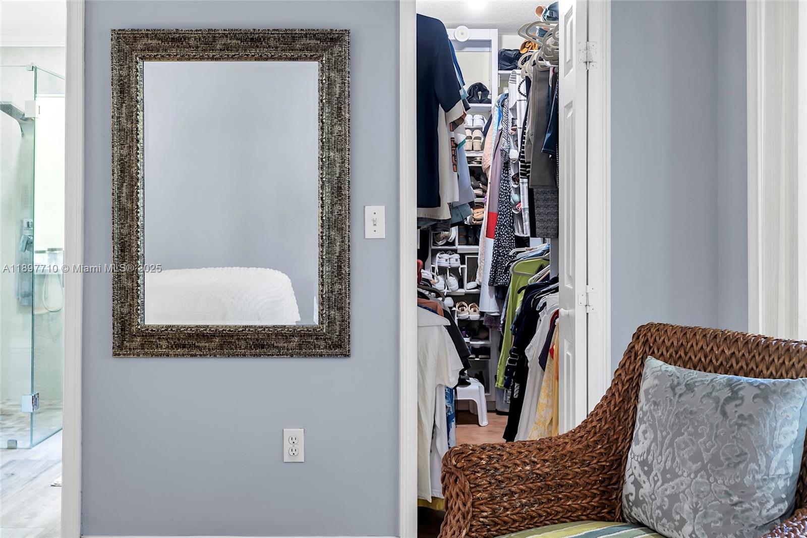 ESTATE HOMES FIRST ADDITI - Residential