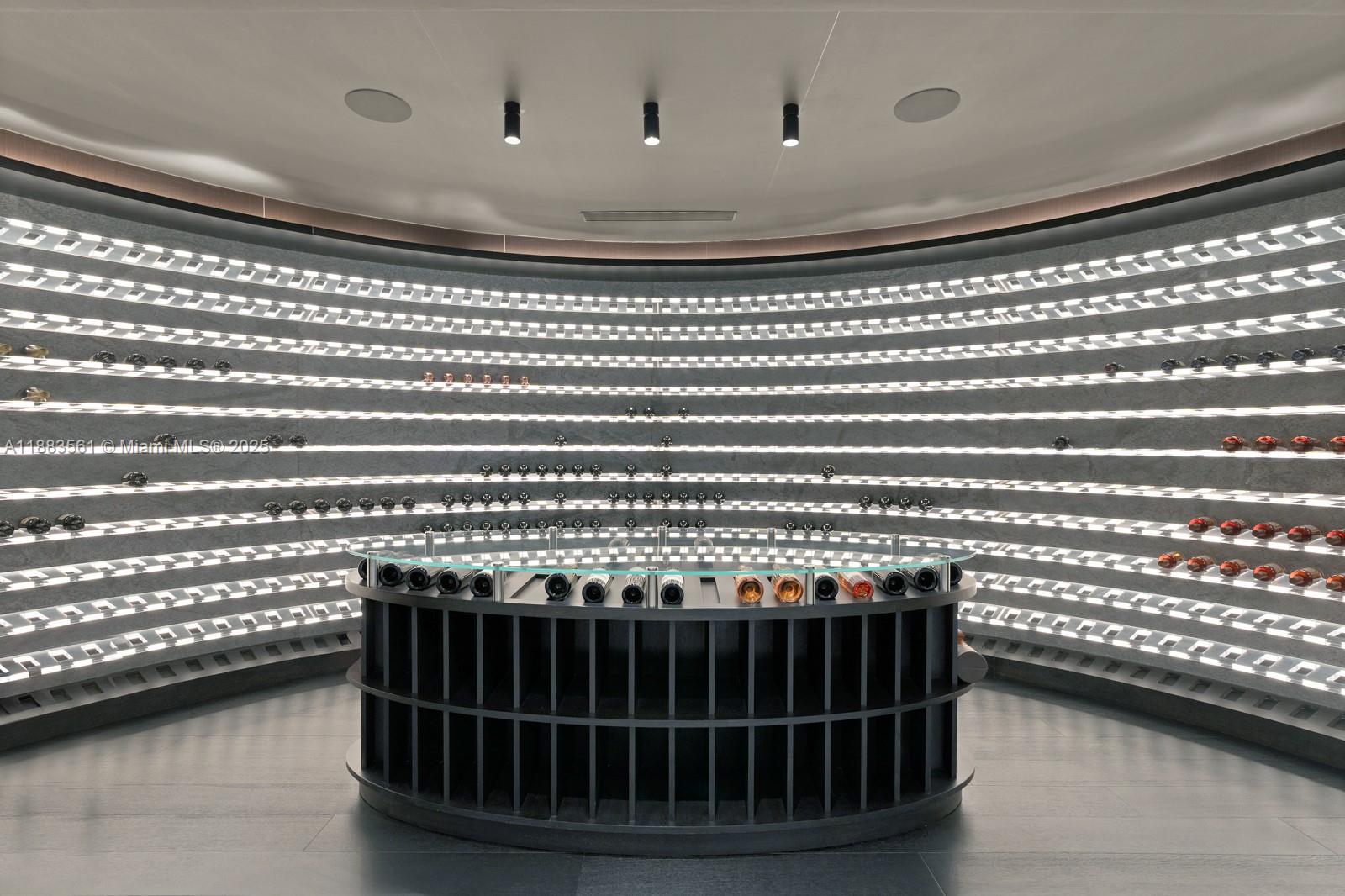 18555 COLLINS AVENUE COND - Residential