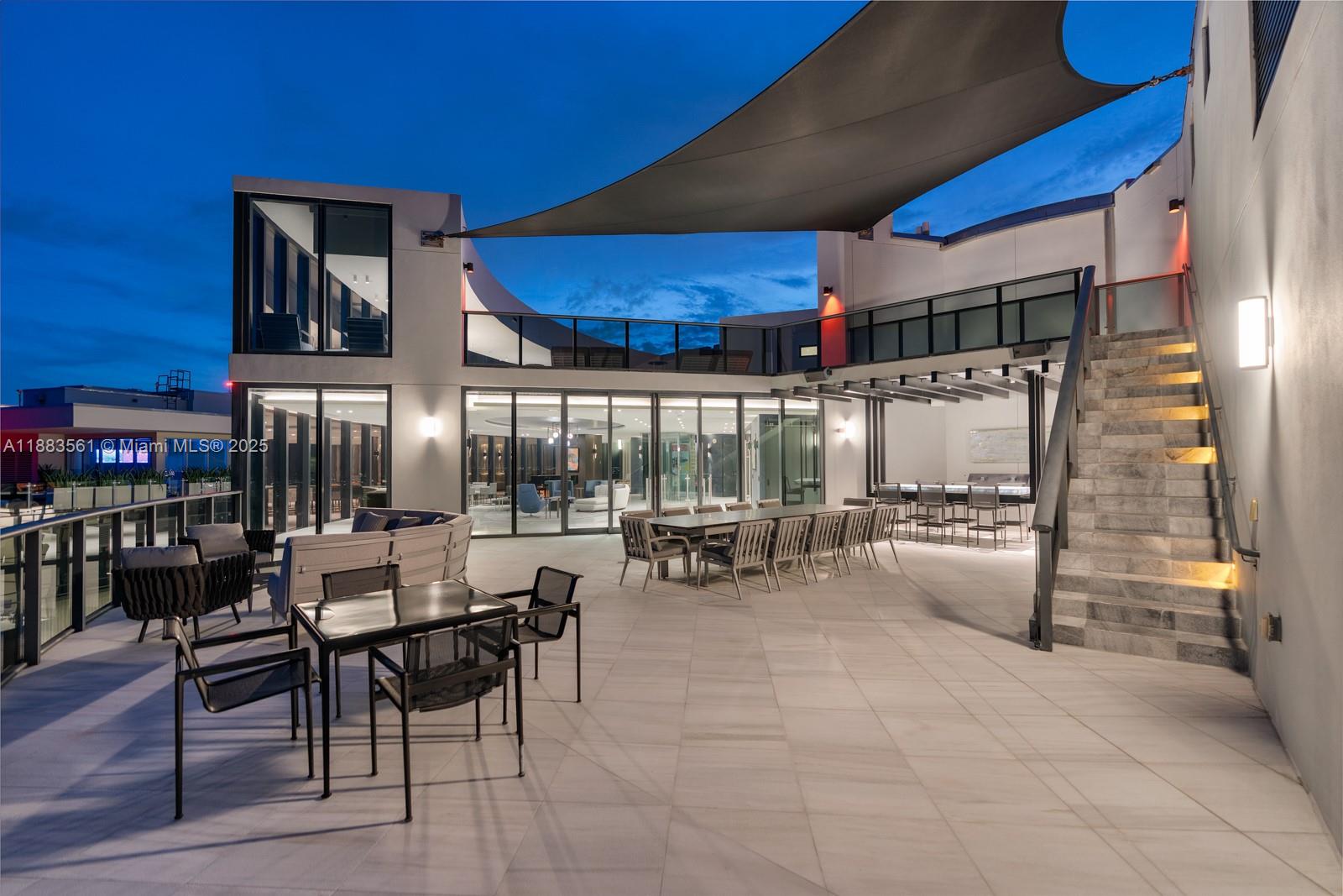 18555 COLLINS AVENUE COND - Residential