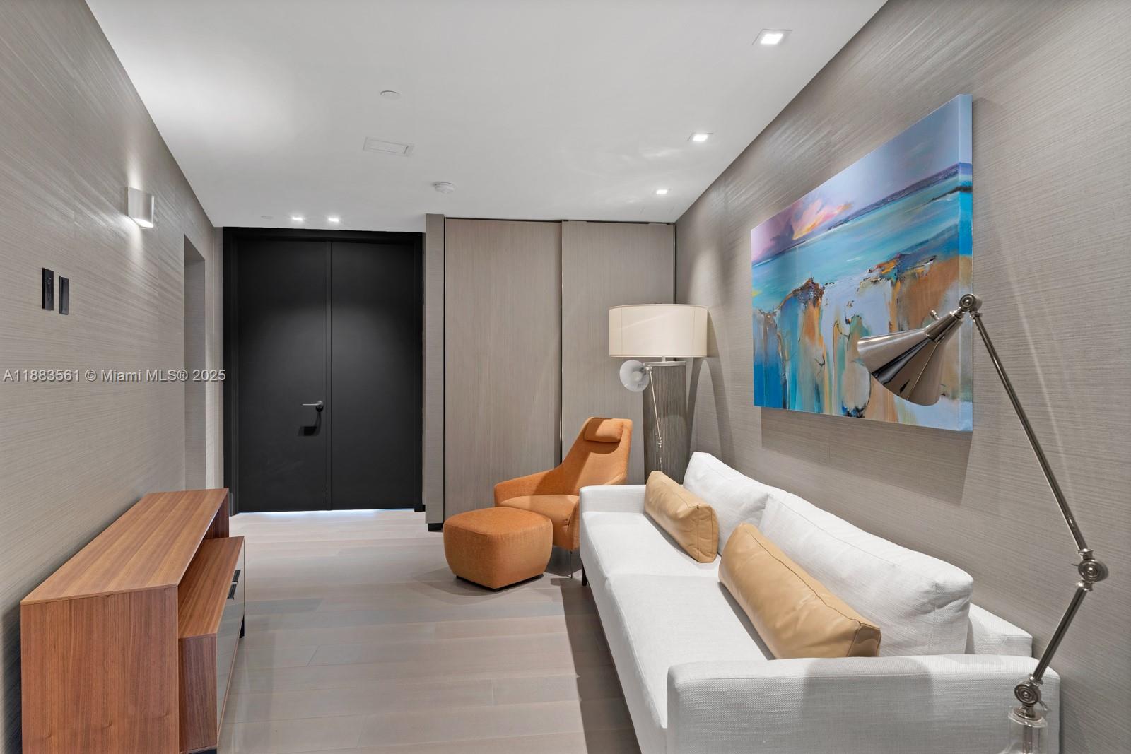 18555 COLLINS AVENUE COND - Residential