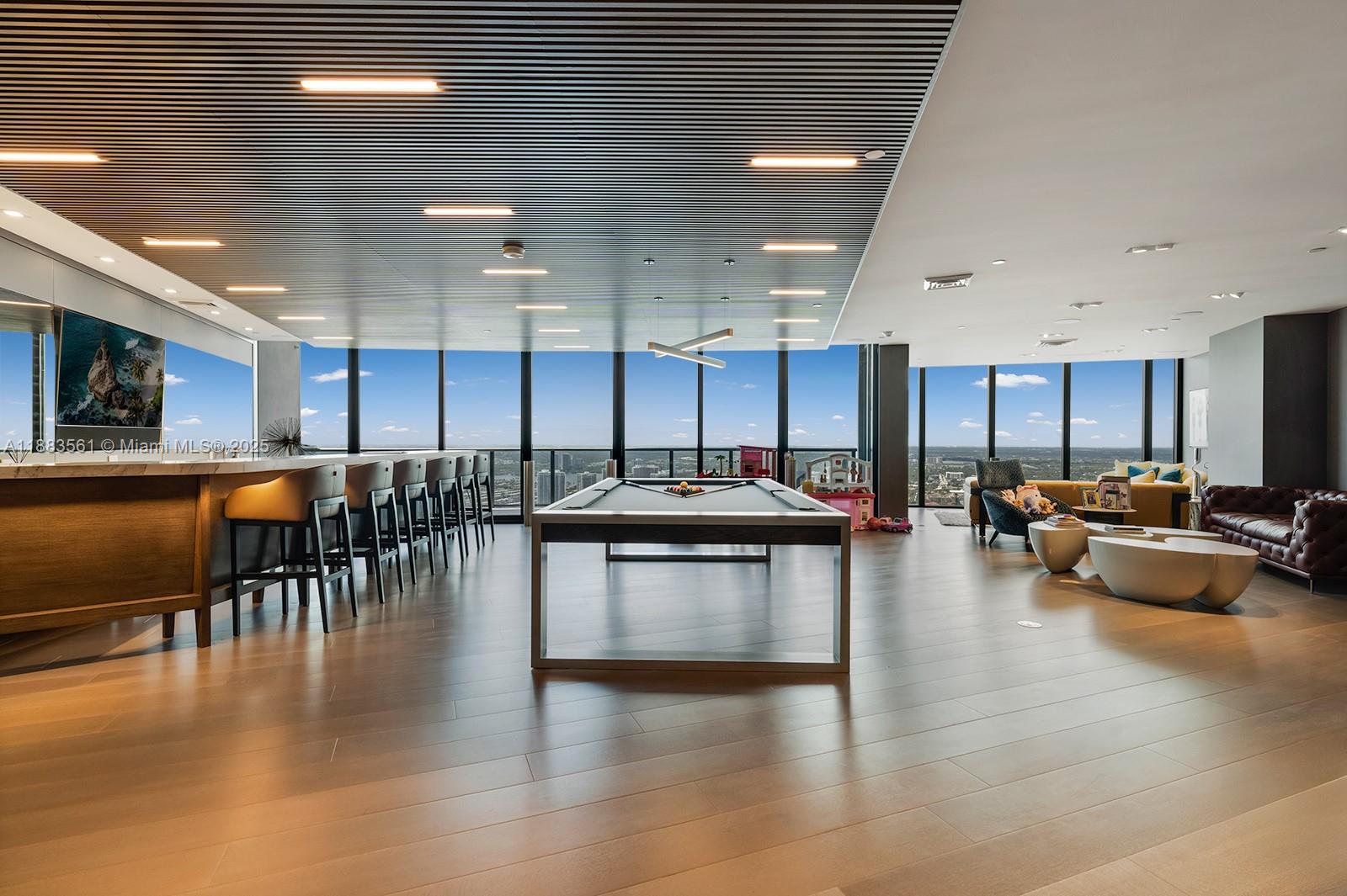 18555 COLLINS AVENUE COND - Residential