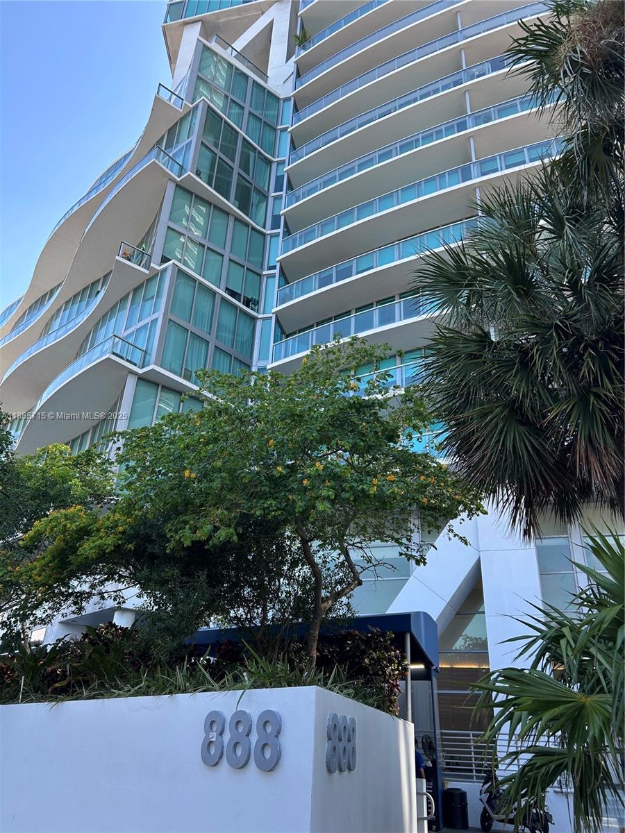 888 Biscayne Blvd 4106