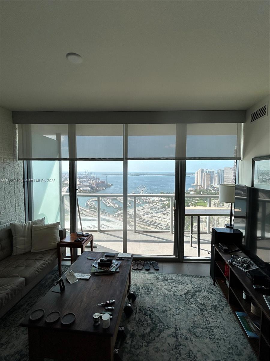 888 Biscayne Blvd 4106
