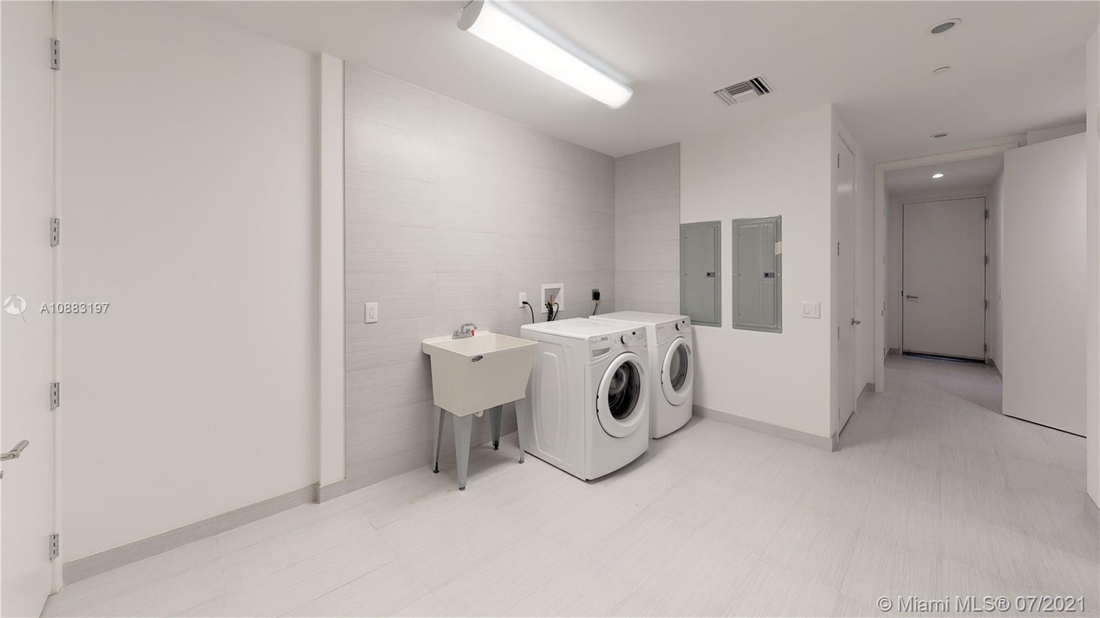 Fendi Chateau Residences - Residential