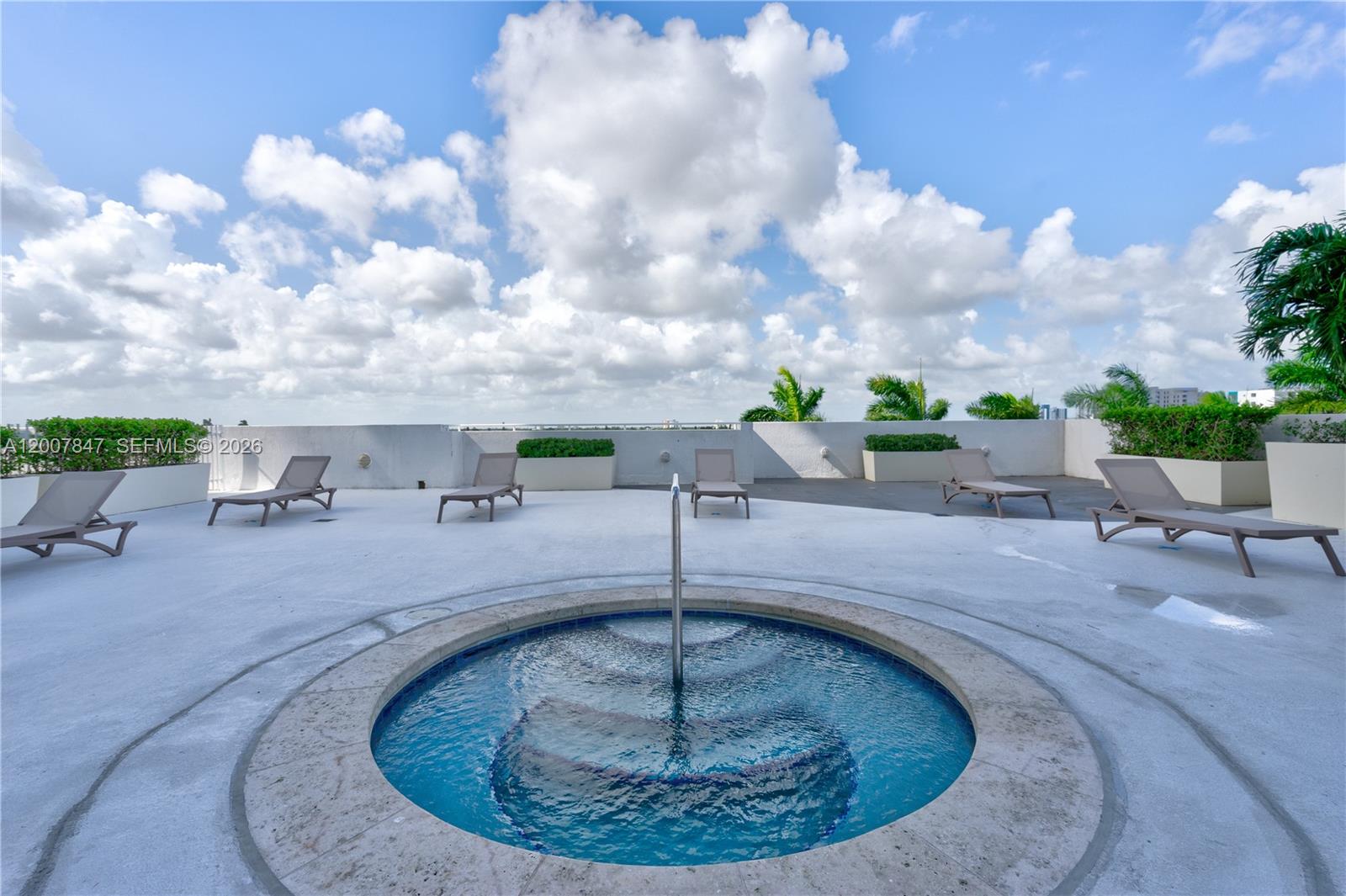 TERRAZAS RIVERPARK VILLAG - Residential