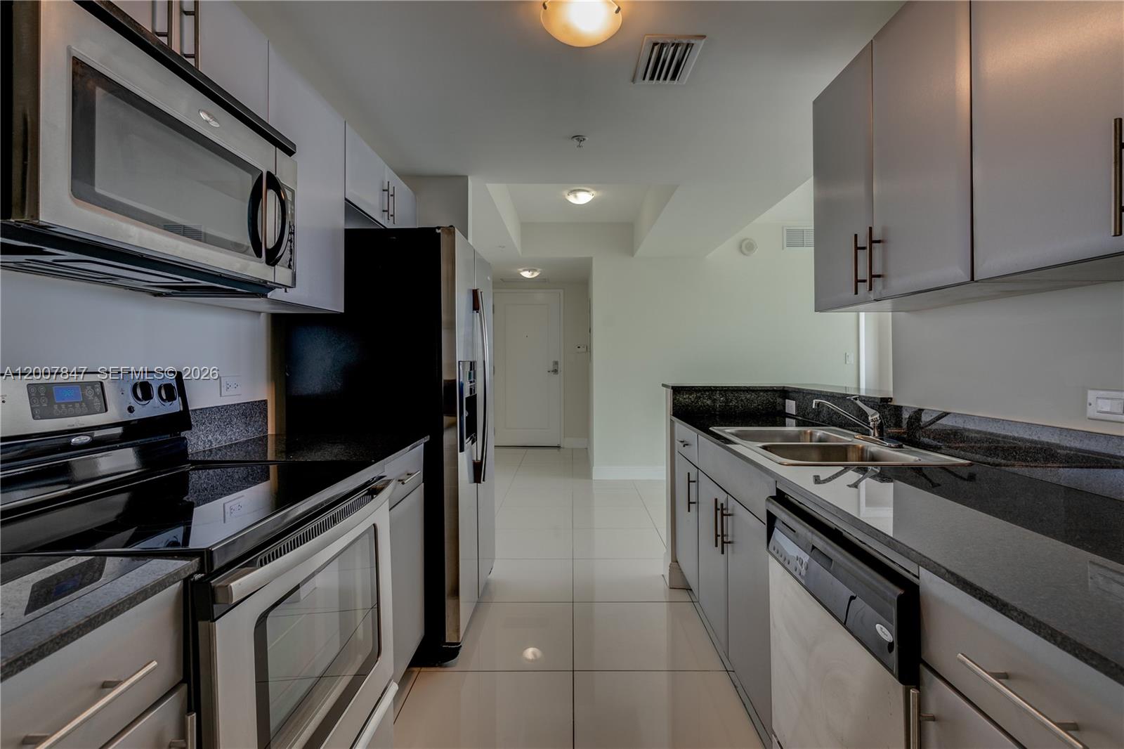 TERRAZAS RIVERPARK VILLAG - Residential