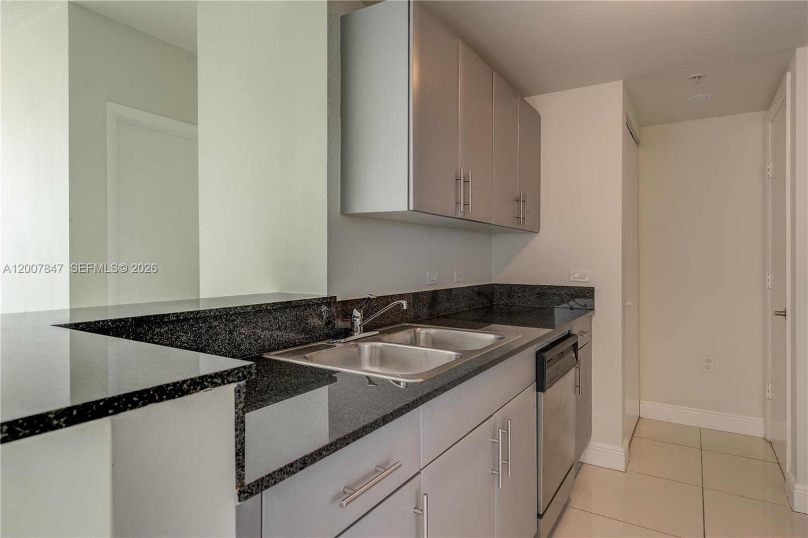 TERRAZAS RIVERPARK VILLAG - Residential